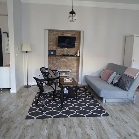 Ovaros Apartman Veszprém Exteriör bild