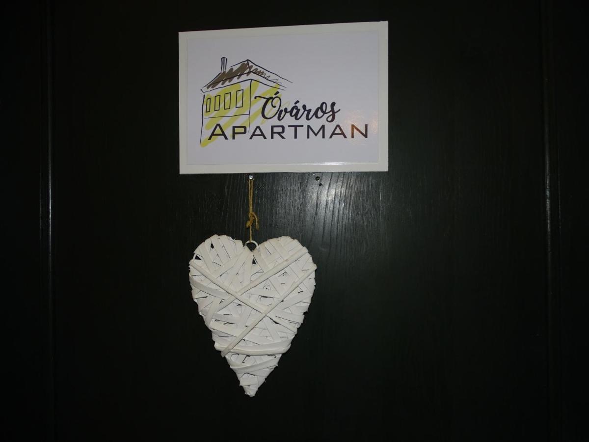 Ovaros Apartman Veszprém Exteriör bild