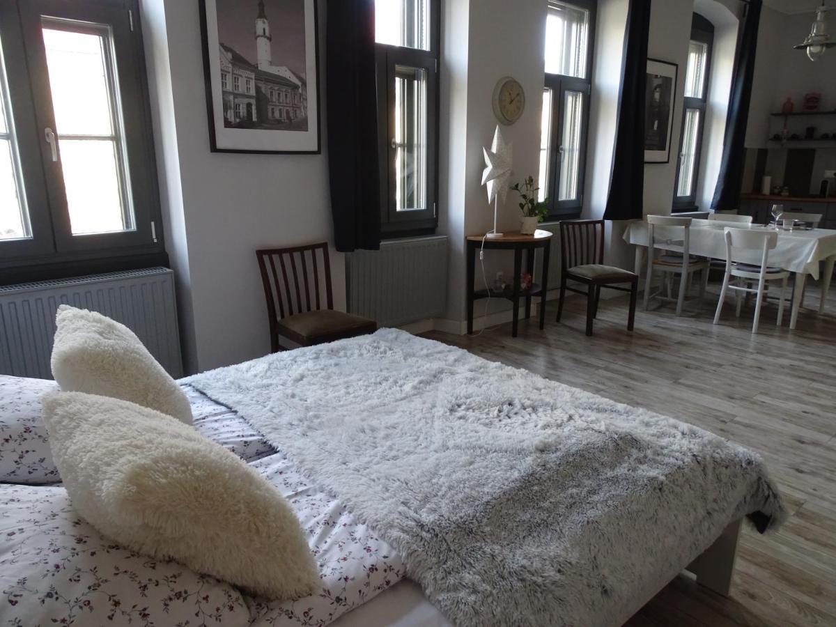 Ovaros Apartman Veszprém Exteriör bild
