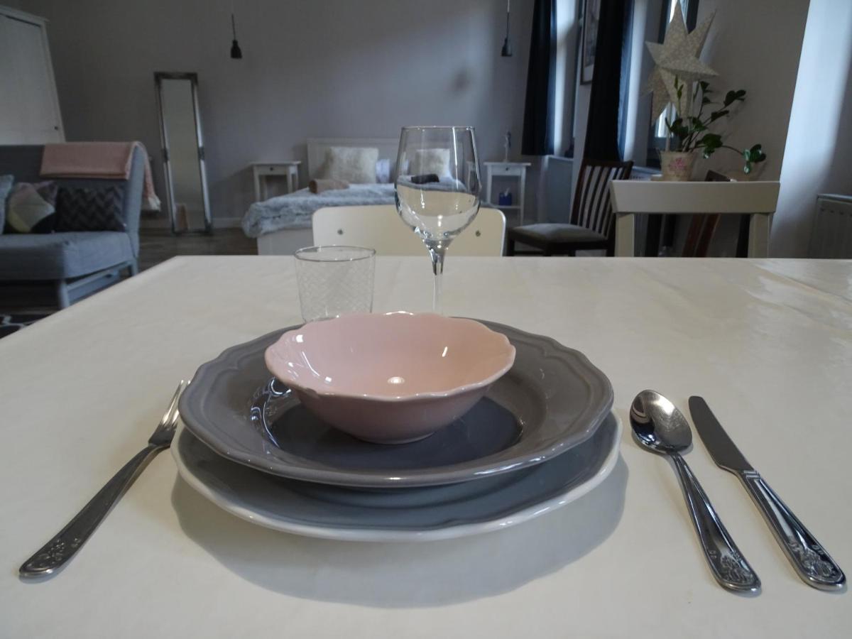 Ovaros Apartman Veszprém Exteriör bild