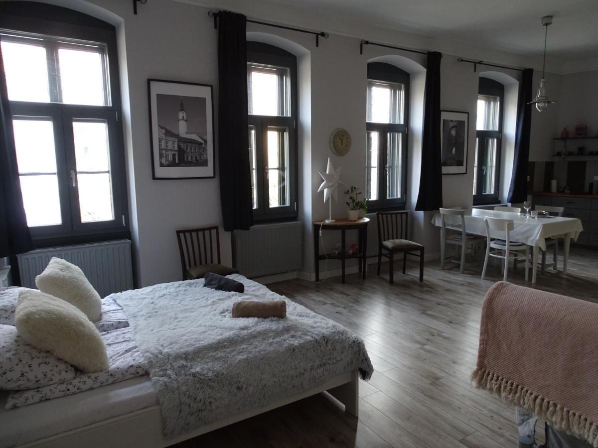 Ovaros Apartman Veszprém Exteriör bild