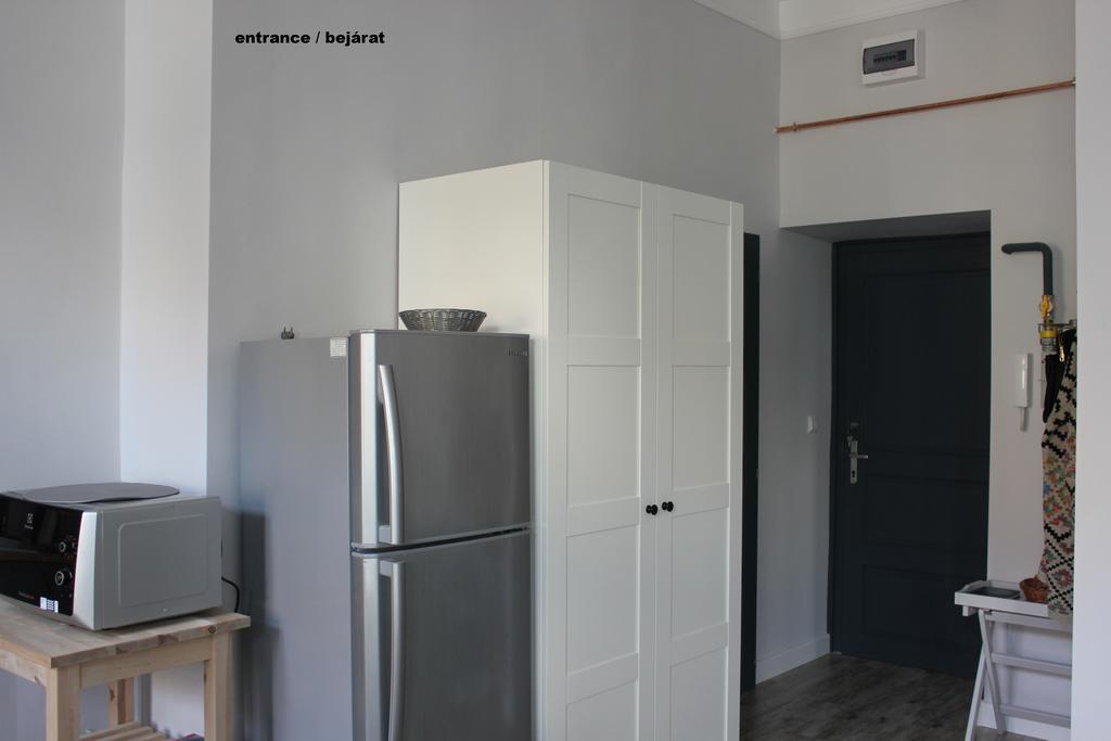 Ovaros Apartman Veszprém Exteriör bild