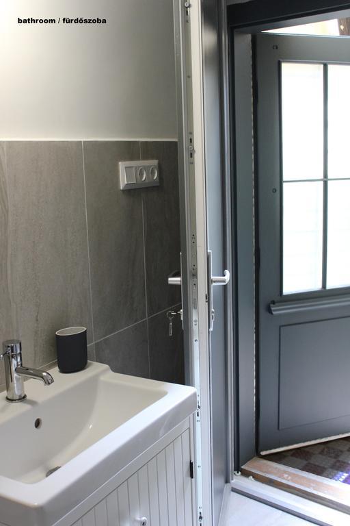 Ovaros Apartman Veszprém Exteriör bild
