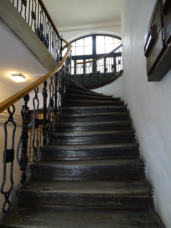 Ovaros Apartman Veszprém Exteriör bild