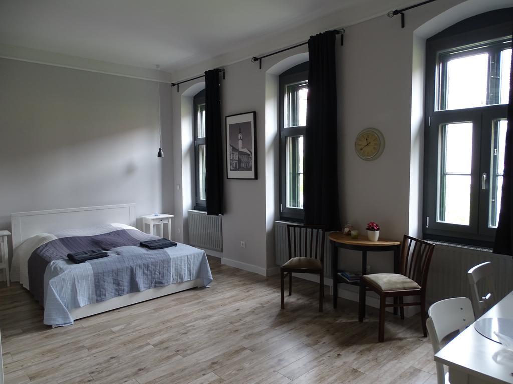Ovaros Apartman Veszprém Exteriör bild